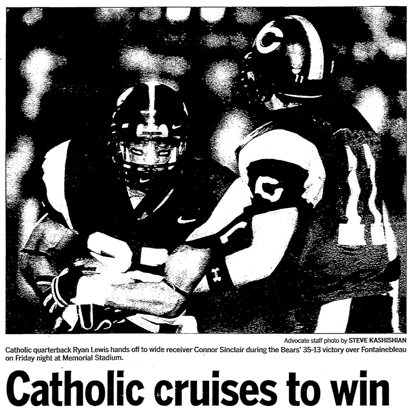 CHSBRAthletics's tweet photo. On this day in 2007, Todd Lee scored four TDs as @CurDogFootball cruised to a 35-13 first-round playoff win over Fontainebleau. Lee finished with 121 yards and had scoring runs of 9, 5, and 56 yards along with a 5-yard pass from Ryan Lewis, who added a 48-yard TD run of his own. https://t.co/E9KcFYLShg