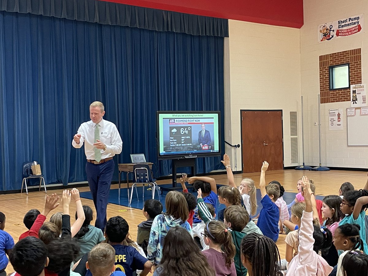 What a great #deeperlearning experience our @ShortPumpES 2nd graders had today! @RosRunner from @NBC12 came to talk about all things meteorology and weather!☀️☔️ @HCPS_Innovates #ESInnovate