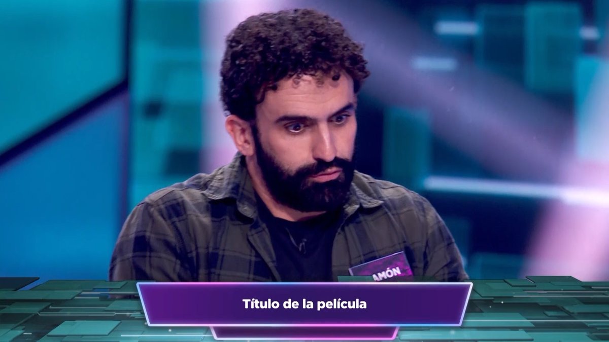 TheFloorTV's tweet photo. Y de repente llega @Fuentes_Manel y te desmonta todo el chiringuito: "Os tengo que contar una pequeña particularidad, (...)" ☝

La cara de Ramón no tiene precio... 😂 #TheFloor4

Directo ▶️ https://t.co/HSm9fvyWun https://t.co/MMDZpsb4eu