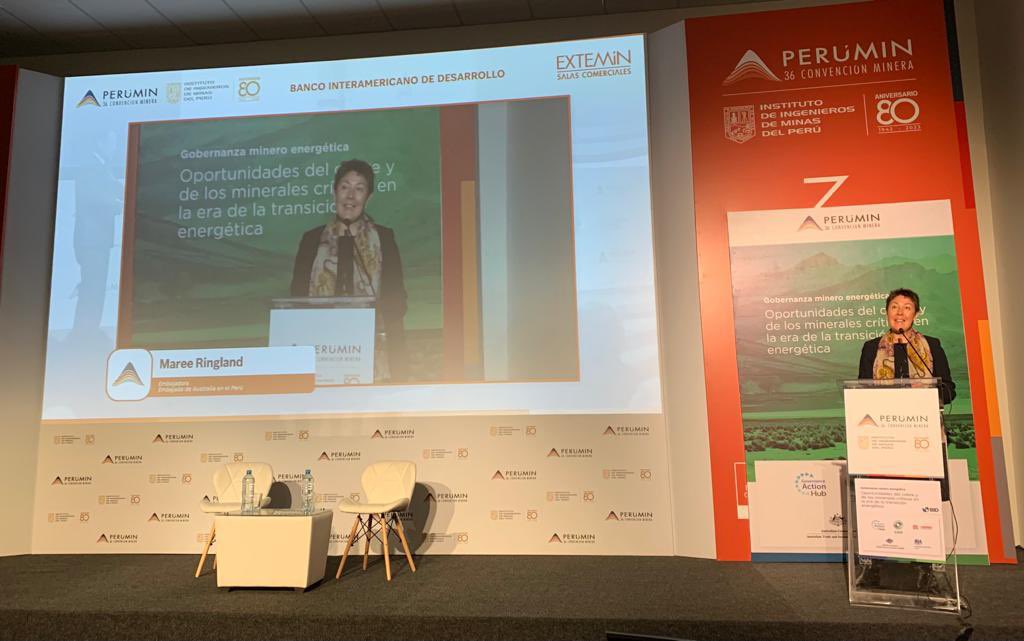 embauslima's tweet image. 🔴#PERUMIN36:  Gracias @el_BID por la invitación, participé en el evento 'Gobernanza Minero Energética: Oportunidades del cobre y de los minerales críticos en la era de la transición energética’. Con palabras de @GavinDCook y la presencia del Ministro Oscar Vera @MinemPeru. 1/2