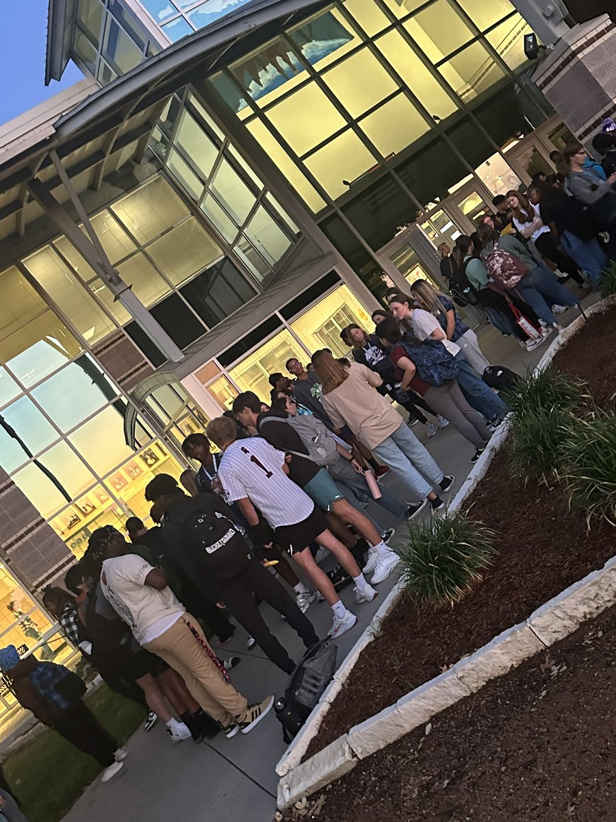 SachseFCA's tweet photo. Shout out to DOLLS, FCA, &amp; JESUS CLUB for hosting Sachse’s See You At the Pole today!! Our student leaders did a great job of organizing the event!  See you next year! @SHS_DOLLS @SeeYouAtThePole https://t.co/XGIQJVRlFc