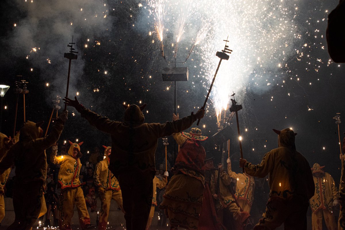 Aquesta darrera setmana hem celebrat la nostra Festa Major, Sant Mateu.

Dies carregats de pirotècnia a seguicis, cercaviles, ball parlat i versots…

⬇️⬇️