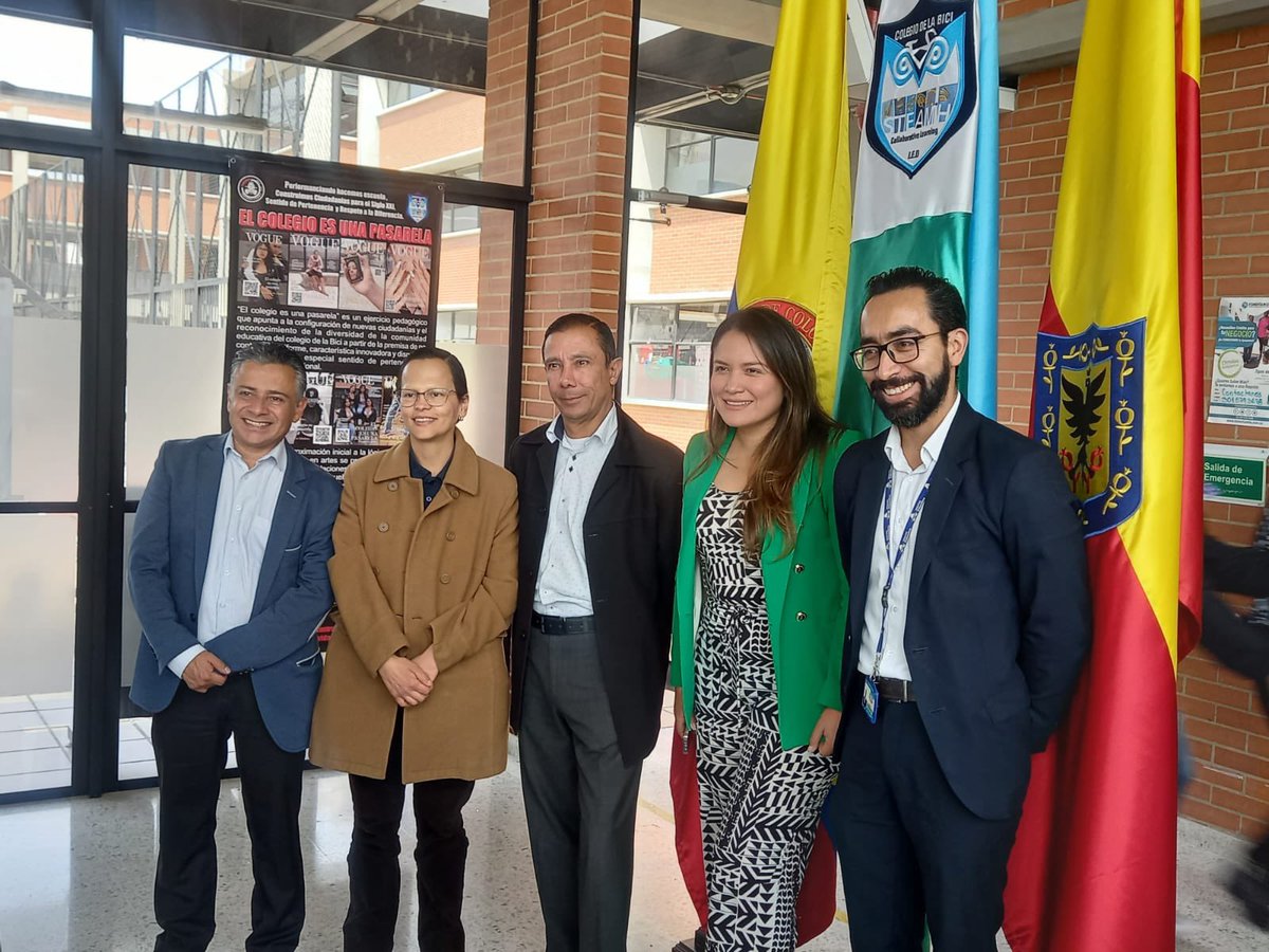 ColegiodelaBici's tweet image. [Hoy] En el Conversatorio organizado por los Colegios Argelia, @colegiofps y @ColegiodelaBici con la participación de @Deidamiapiensa y @nata_galindo89 se reflexiona sobre el papel de la Comunicación en la reducción de violencias #ProgramaECO @Educacionbogota @EdnaBonillaSeba