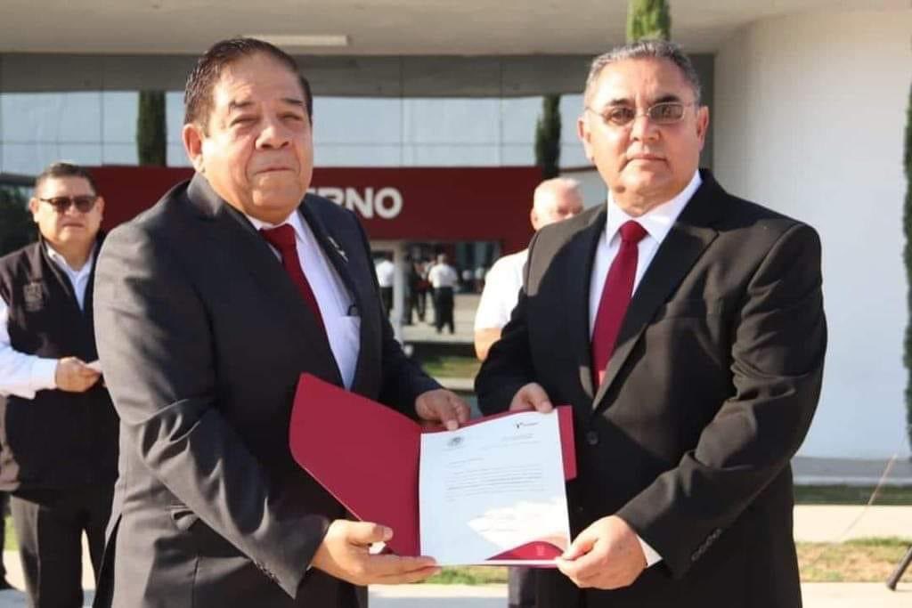 FuriaNegra77's tweet photo. Otro súper decomiso en el penal de #NuevoLaredo. No cabe duda de los nexos de funcionarios del @gobtam con miembros del Cártel del Noreste. El Maestro Juan Antonio Sánchez Ruiz no está haciendo bien su trabajo. Los operáticos sorpresa no funcionan. Cobran de aviadores.!!! https://t.co/2UqA7zLuza