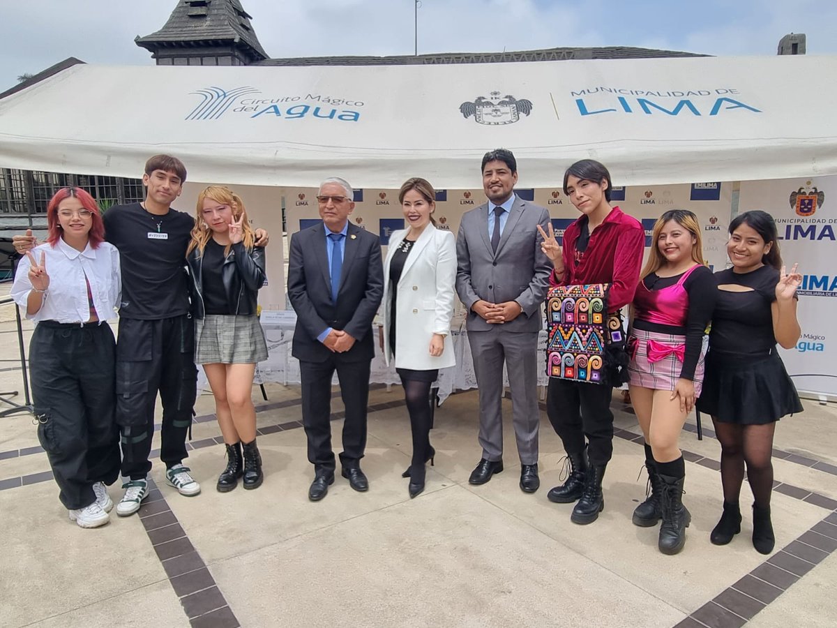 erwinvalenzuela's tweet photo. Abren Parque de la Exposición para que grupos puedan practicar bailes de todo género gratuitamente. 

VIVO:
https://t.co/cEZfdD4UpJ

#LaRepública #URPI @MariaPia_PS02 https://t.co/zfFCVq3lRe