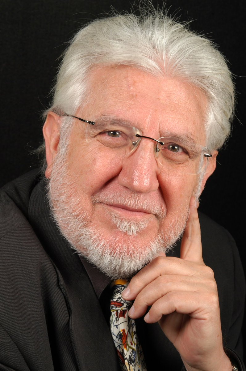 Profunda tristeza de nuevo al despedir a Julio Martínez Calzón. De nuevo, demasiado pronto, un gran amigo nos deja un poco más huérfanos y un poco más solos. Inmensa suerte tuvimos los que disfrutamos de su compañia, su sabiduría y su cariño. DEP querido Julio. Buen viaje.