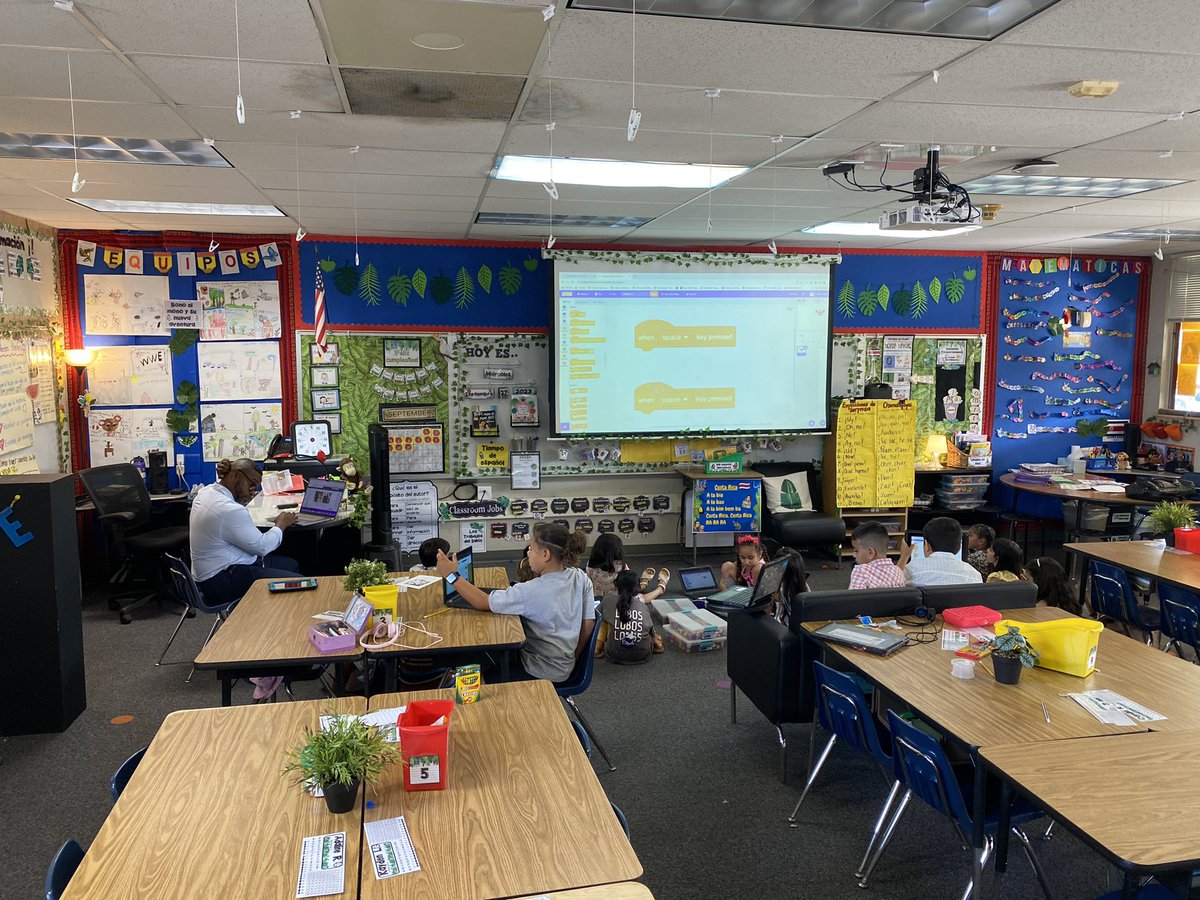 MaestraMayorga's tweet image. 2nd graders enjoying #codetothefuture !! Great job Dr. Martin 👏🏼@BostoniaGlobal @langacadpta @Maestra_VRocha @MtraRamosR @CajonValleyUSD