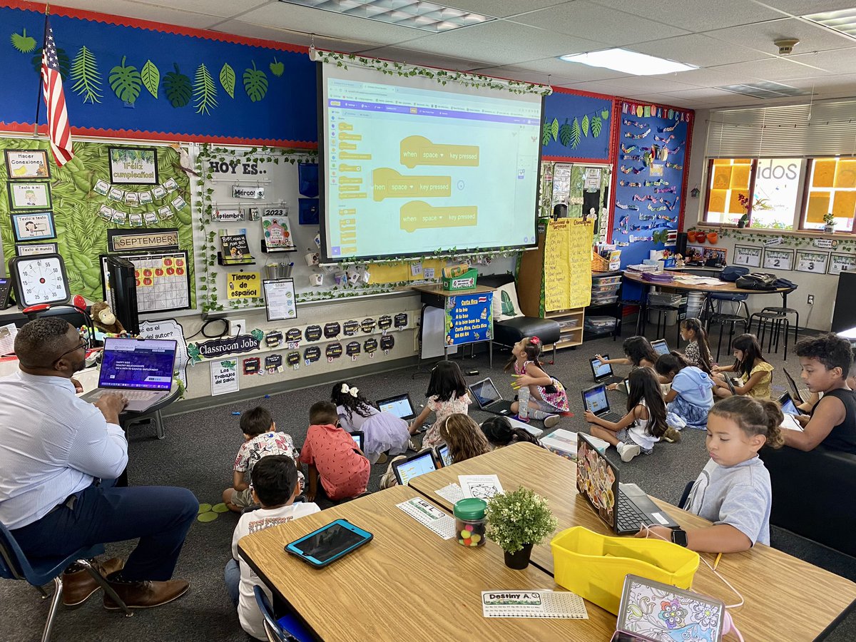 MaestraMayorga's tweet image. 2nd graders enjoying #codetothefuture !! Great job Dr. Martin 👏🏼@BostoniaGlobal @langacadpta @Maestra_VRocha @MtraRamosR @CajonValleyUSD