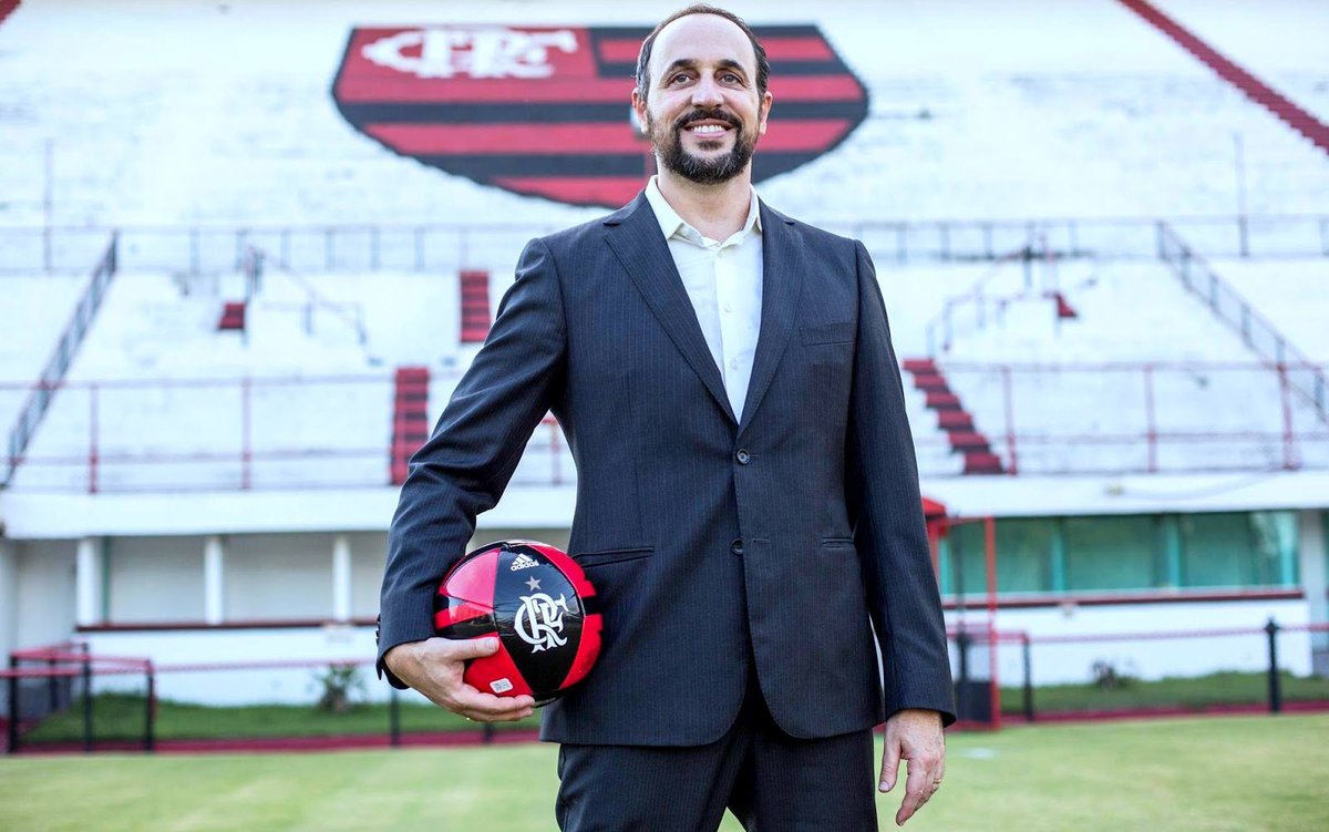 PoetaTulio's tweet photo. Vamos bater um papo no #PODFLA, às 18h, com Cláudio @pracownik, ex-vice de finanças do #Flamengo e CEO da @winthegame_of.
Link: https://t.co/MklReXZGO8
#ColunadoFla https://t.co/jysC9EfrP4