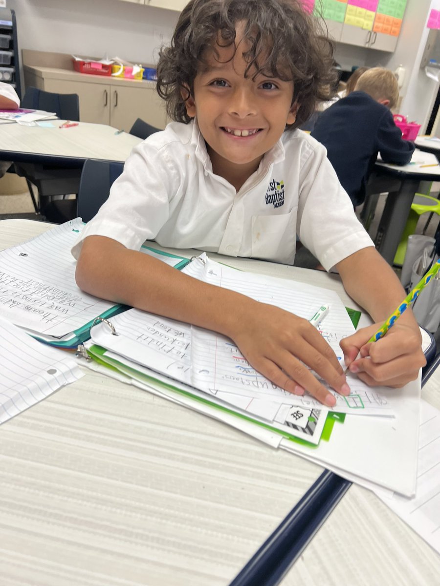 FBAcademyTX's tweet photo. Today, the #FBAGrade2 students continued the editing process on the personal narratives they #FBACreate-ed using songs and ratiocination! #WeAreFBA https://t.co/CiM0fC2SHf