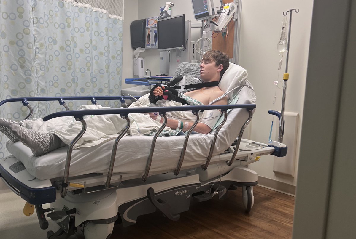 Jason Roshon 🇺🇸⚾️🏈🏐 tweet media