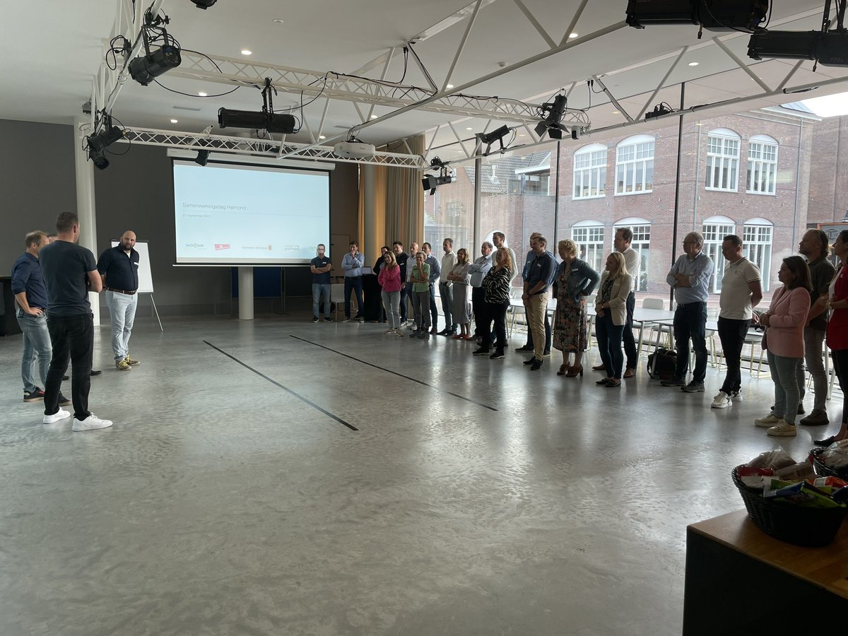We werken in #Helmond al jarenlang goed samen met de woningcorporaties. Vandaag hebben we daarin weer een extra stapje gezet. De projectmanagers van zowel de gemeente als de woco’s hadden een ‘samenwerkdag’. Goed om samen te werken aan de uitdagingen waar we als stad voor staan.