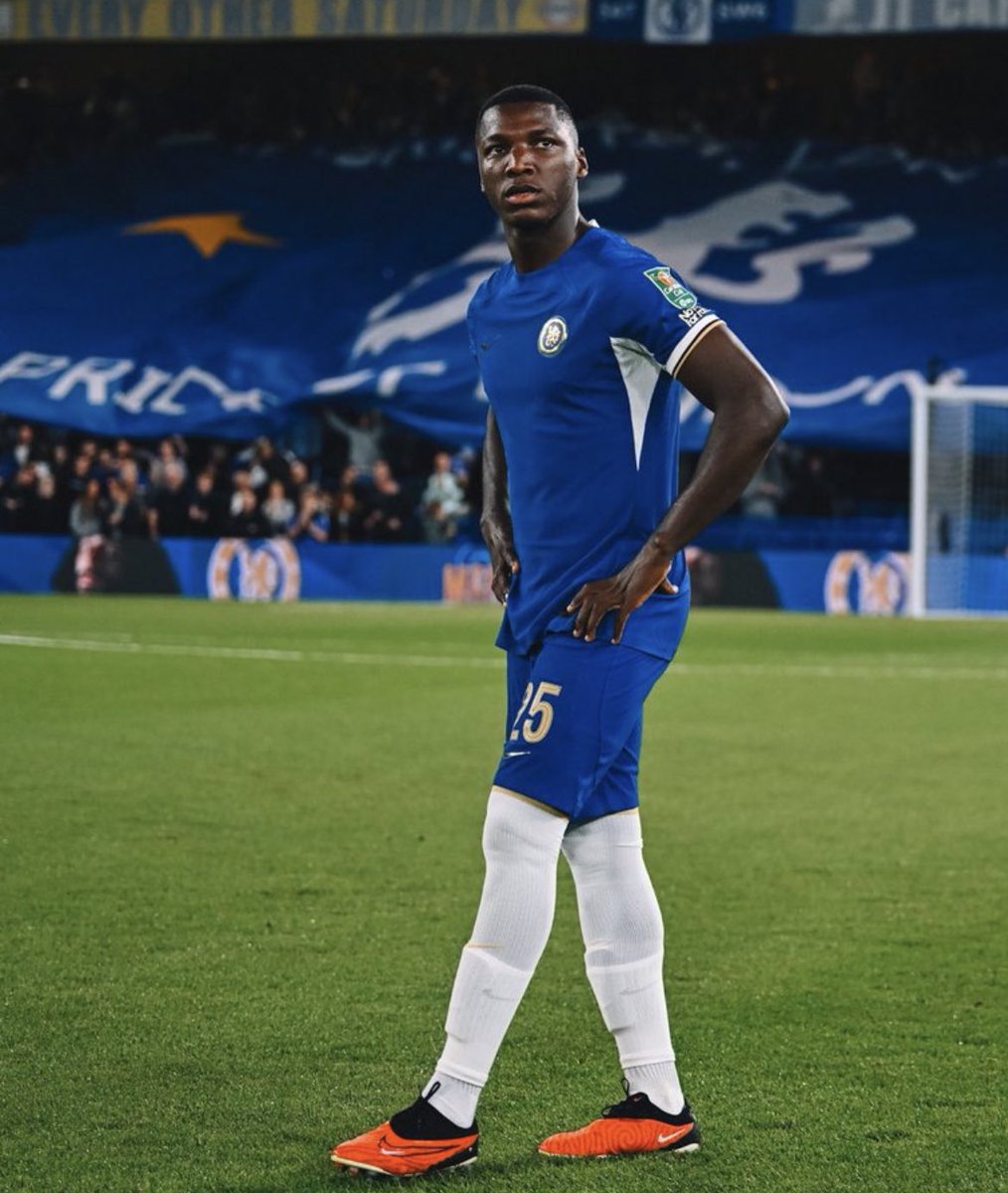FamousDawn's tweet photo. 99% pass accuracy
149 touches
7/8 ground duels won
6 key passes
4 interceptions 
4 blocks 
12 recoveries 
7 Seagulls injured
4 shots on target 

£115 million bargain @OfficialBHAFC https://t.co/4cluagcAqG