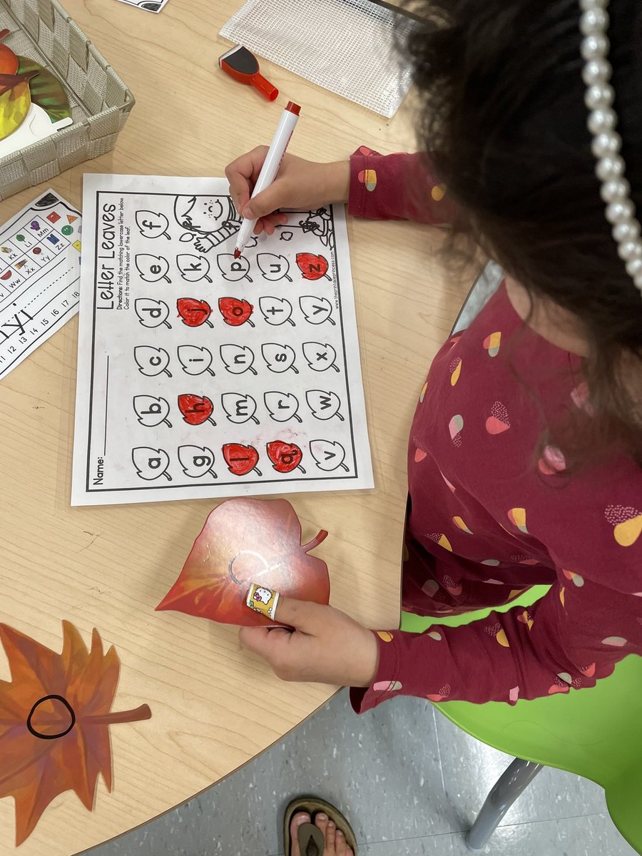 mrsbowesteaches's tweet image. Pick a leaf, say the letter, find it’s match. #leafweek #alphabet #letterrecognition  #literacycenters