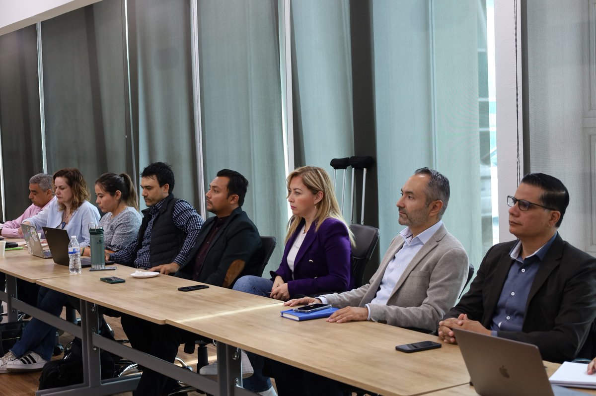 iplanegente's tweet photo. Iniciamos el día con representantes y técnicos del sector medio ambiente y territorio, compartimos los posibles escenarios para el #futuro y trabajamos en las estrategias y acciones para enfrentar los retos y marcar el rumbo del desarrollo de #GTO #Level2050 @gobiernogto https://t.co/kRAf7h0wqf