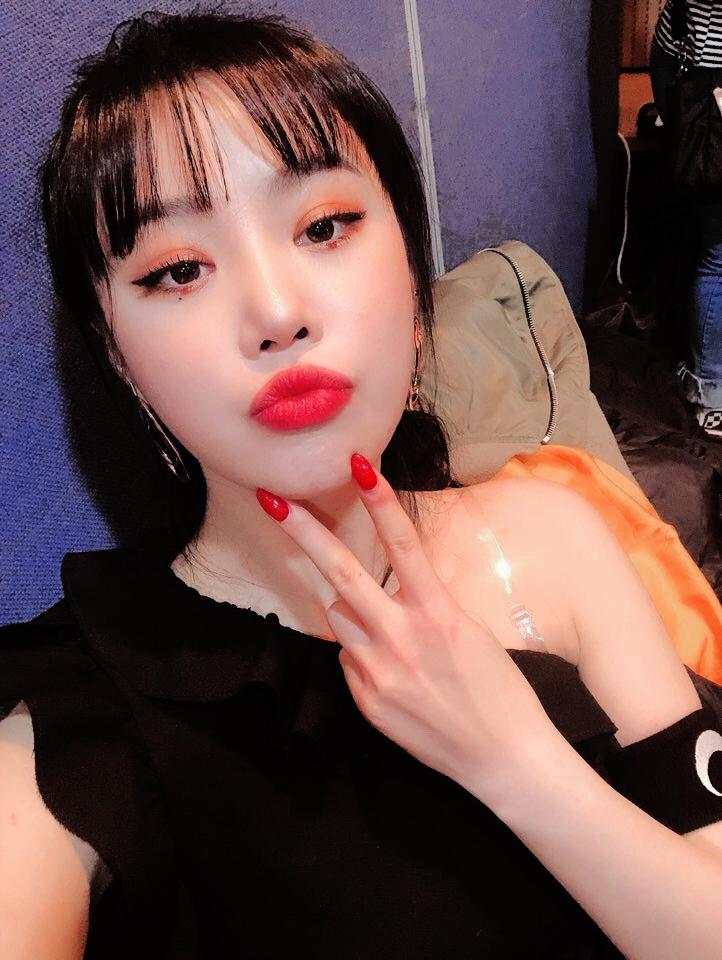 GD_UNITEW's tweet photo. Ya me encuentro en la #𝕟ē𝚠ː露娜𖠇᭄͜e𝕣a ya qué no puedo dejar de escuchar #𝖛am𝚙i𝕣e᭬ꫂː𝙼𝙿𝟑𓆪𓈒 la cual me ha encantado de inicio a fin. 💜

さよなら! 𖤐 #𝙺𝚊𝚝𝚜𝚞𝚔𝚒 https://t.co/Gmlkfql2As