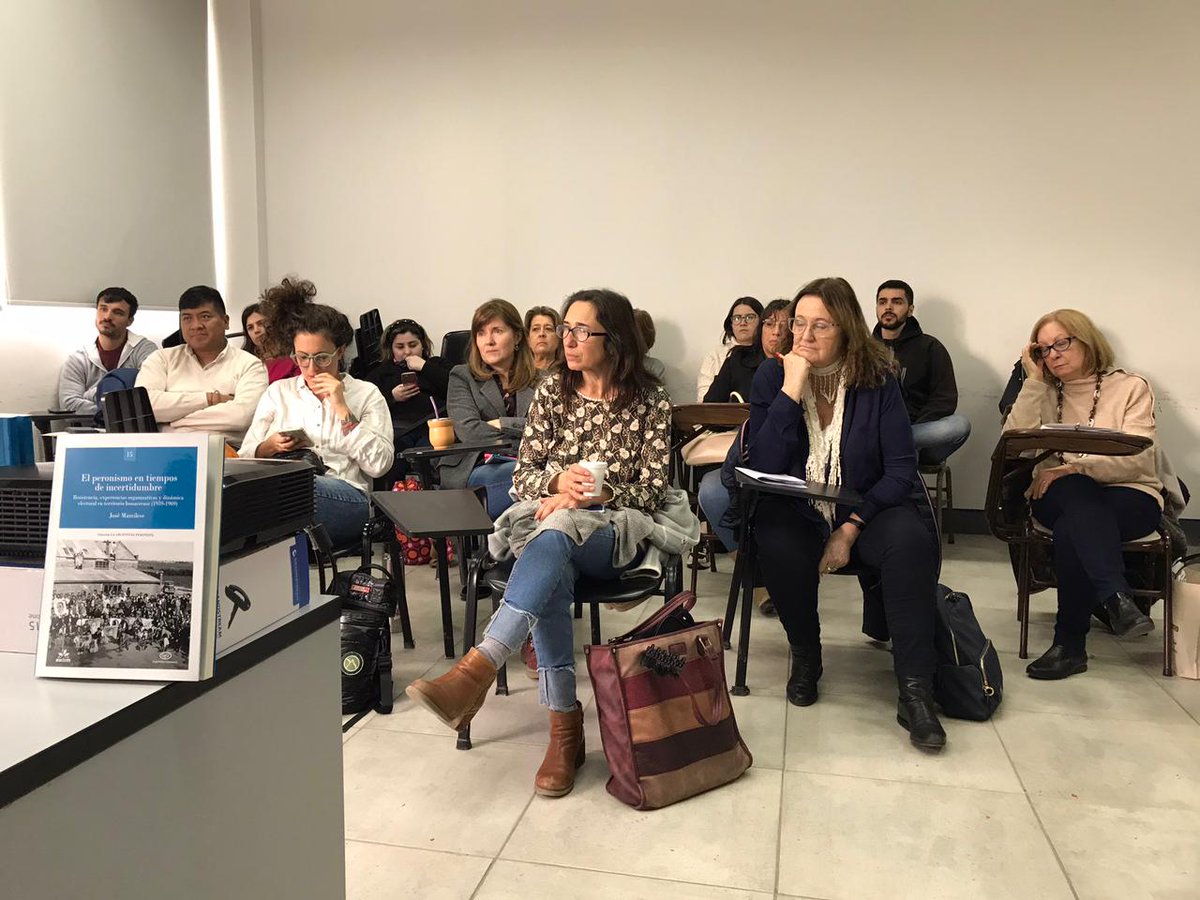 #Presentación | El Peronismo en tiempos de incertidumbre
📸Algunos registros de lo que fue la presentación del nuevo libro de la @coleccionlaargentinaperonista
de <a href="/josemarcilese/">Jose Marcilese</a> "El peronismo en tiempos de incertidumbre.
📌Realizada el VIII Congreso de Estudios del Peronismo