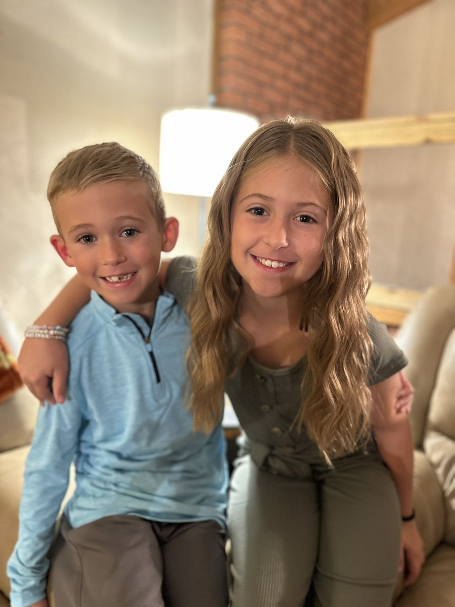 BriMayer1's tweet photo. Picture Day! 📸 https://t.co/4istUiiQtQ