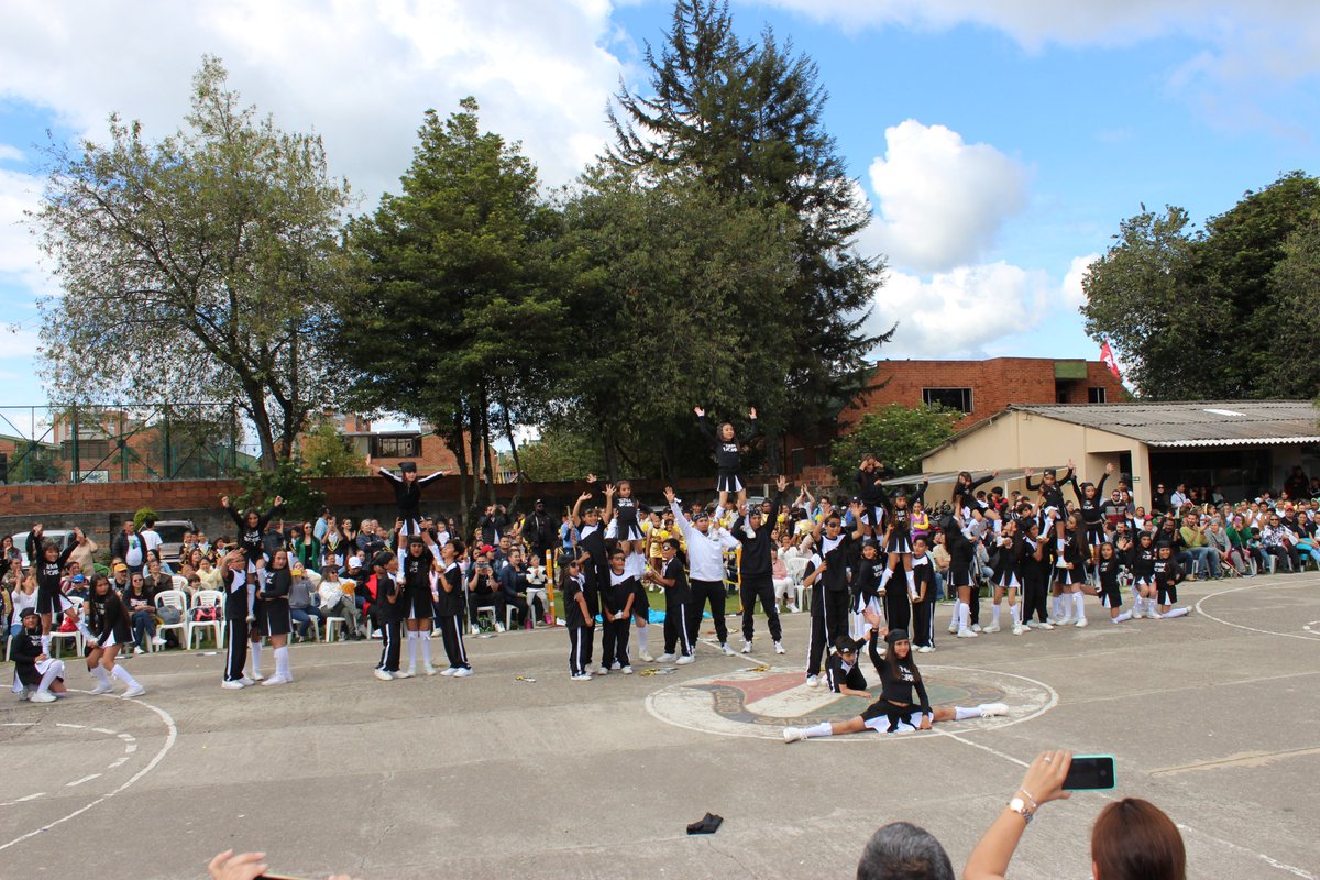 colsihbta's tweet photo. Participantes e grado segundo - Semana Cultural Isabelista 2023 💃🕺

#IsabelistasDeCorazón    🩷 https://t.co/LGnUIaoFhv