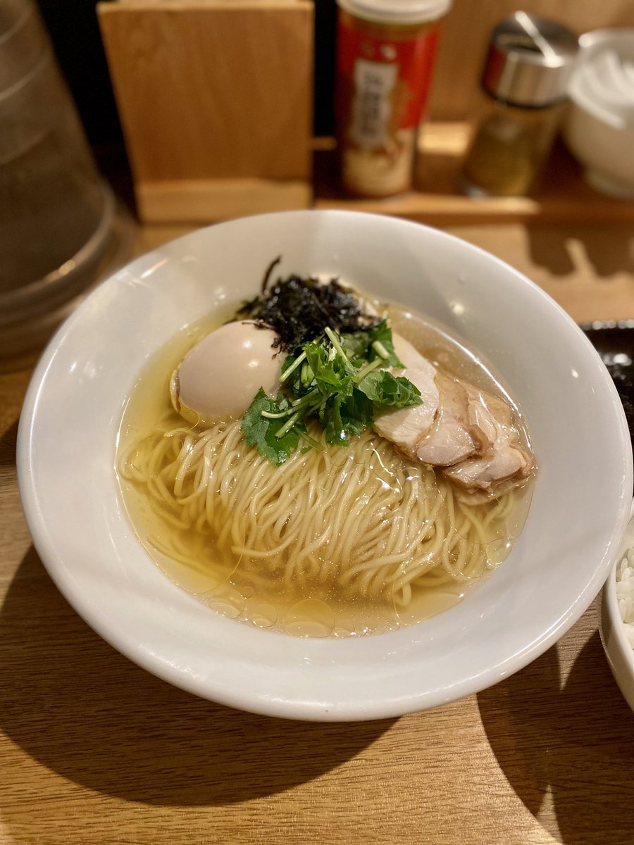 chinkokai's tweet photo. #福岡 #博多駅 #淡麗らぁ麺明鏡志水 の #特製塩らぁ麺 。#福岡グルメ #博多駅グルメ #明鏡志水 #塩らぁ麺 #塩ラーメン #ラーメン #らーめん #ramen #라면 #拉麺 #拉麵 #拉面 https://t.co/hYIcsth4OY