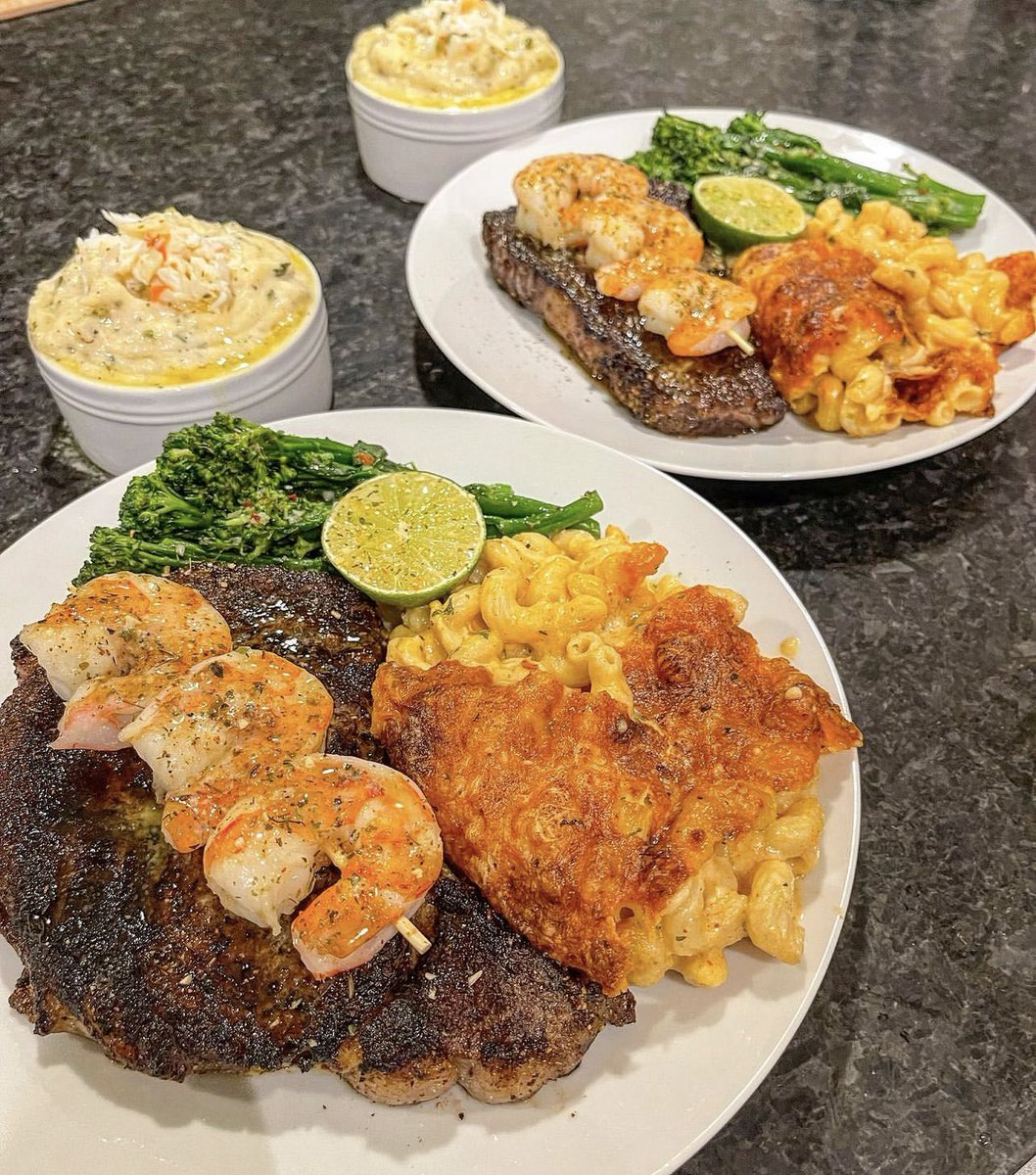 HungryAI_App's tweet photo. Who are you giving the second plate to 😋 ? 
#food #foodies #hungry #delicious #steak https://t.co/4hqJbEXleC
