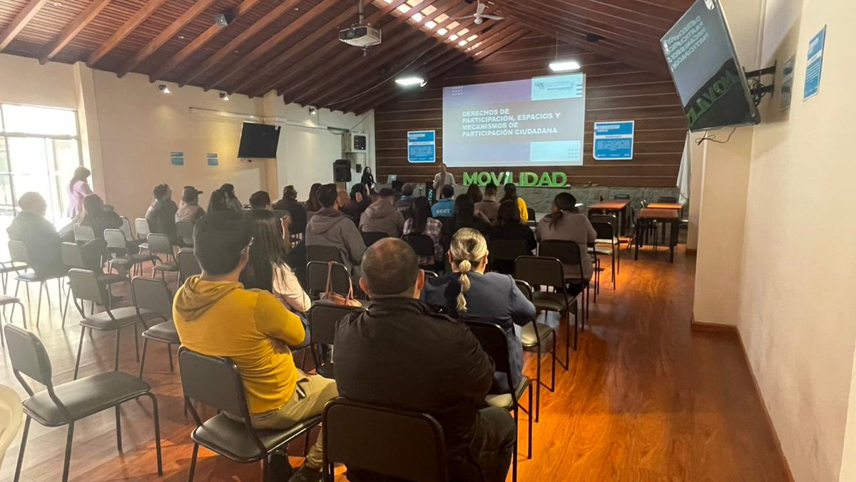 #Capacitación

Servidores Públicos del <a href="/emov_ep/">EMOV EP Cuenca</a> reciben capacitación sobre participación ciudadana, transparencia y lucha contra la corrupción.