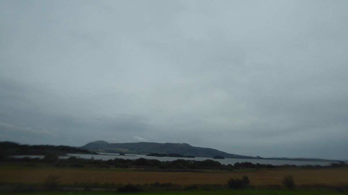 UnicornUnbound's tweet photo. Photos from a bus - the E2 bus, Juteopolis to Edina...the dreichness before the storm.

Looking east towards Abernethy from Glenfarg,
View of Loch Leven from Kinross,
The tops of the three Forth Bridges,
Embra Castle.

#BusPhotos #BusPhoto #dreichness https://t.co/4hzrrofGOP