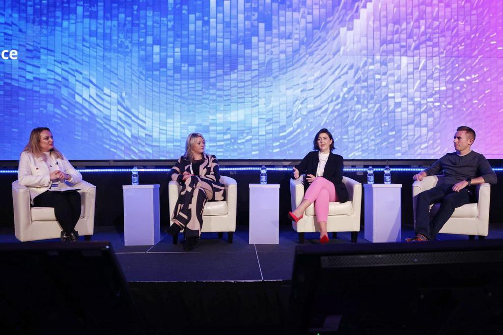 Diane Morrow (@mrsdmorrow) on Twitter photo Fabulous to chat all things #learninganddevelopment with <a href="/awscloud/">Amazon Web Services</a> powerhouse Fiona Simpson #data #AI #cloudskills Fabulous to chat all things #learninganddevelopment with <a href="/awscloud/">Amazon Web Services</a> powerhouse Fiona Simpson #data #AI #cloudskills
