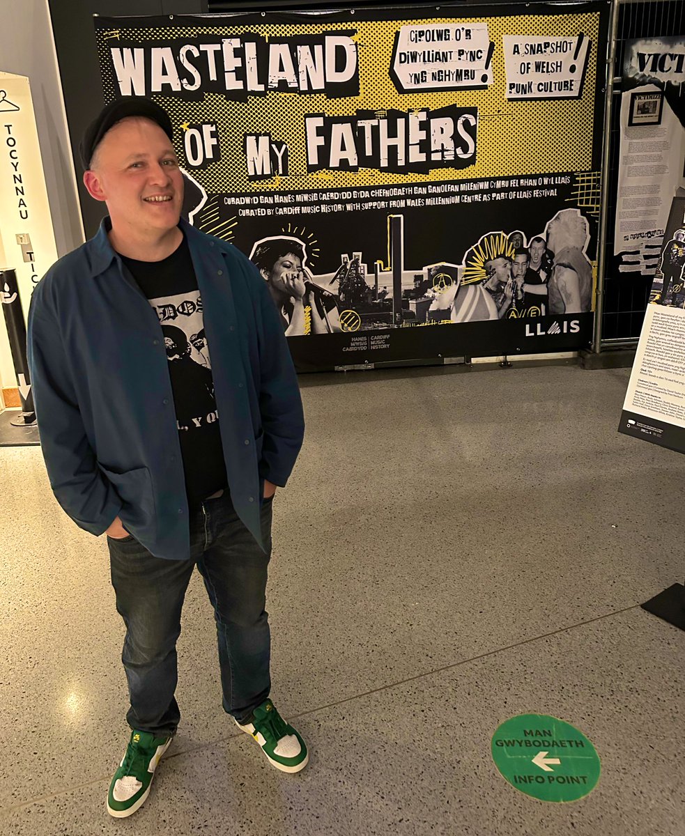 MintysGigGuide's tweet photo. so @LlaisFestival STARTS NOW! ❤️🔥

🧷🏴󠁧󠁢󠁷󠁬󠁳󠁿 WASTELAND OF MY FATHERS 🏴󠁧󠁢󠁷󠁬󠁳󠁿🧷 

& ⚡️🧷 BATTLESCAR 🧷⚡️

Honoured to be asked along to @theCentre this evening for the opening evening of this most excellent foray and snapshot into punk culture in Wales stitched together by our good friend David @CardiffMH - who’s an encyclopaedic legend and and all round punk and DIY fanatic. 

Read stories and anecdotes from those that built the foundations of Welsh punk culture, read how the wider punk movement was received here in Wales and where it lies today. 

Accompanied alongside a fantastic VR experience - BATTLESCAR: PUNK WAS INVENTED BY GIRLS, a film based on two teenage runaways who form a punk band in New York in the late 1970s 🔥

My first proper experience watching a film in VR. It was absolutely sensational. Well worth the visit for anyone with an affinity for music ❤️

Could have honestly spent hours discovering and vibing in David’s Punk exhibition  but the tanoy asked me to leave promptly so I did. 😂😂😂

I WILL BE BACK!!! SEE YOU THERE?! 

📅 BOTH RUN UNTIL THE 5th November! 
🎟️ FREE ENTRY for the exhibition, £8 for the VR experience!

⬇️⬇️⬇️⬇️⬇️⬇️⬇️⬇️

https://t.co/YnsoxhEbIi