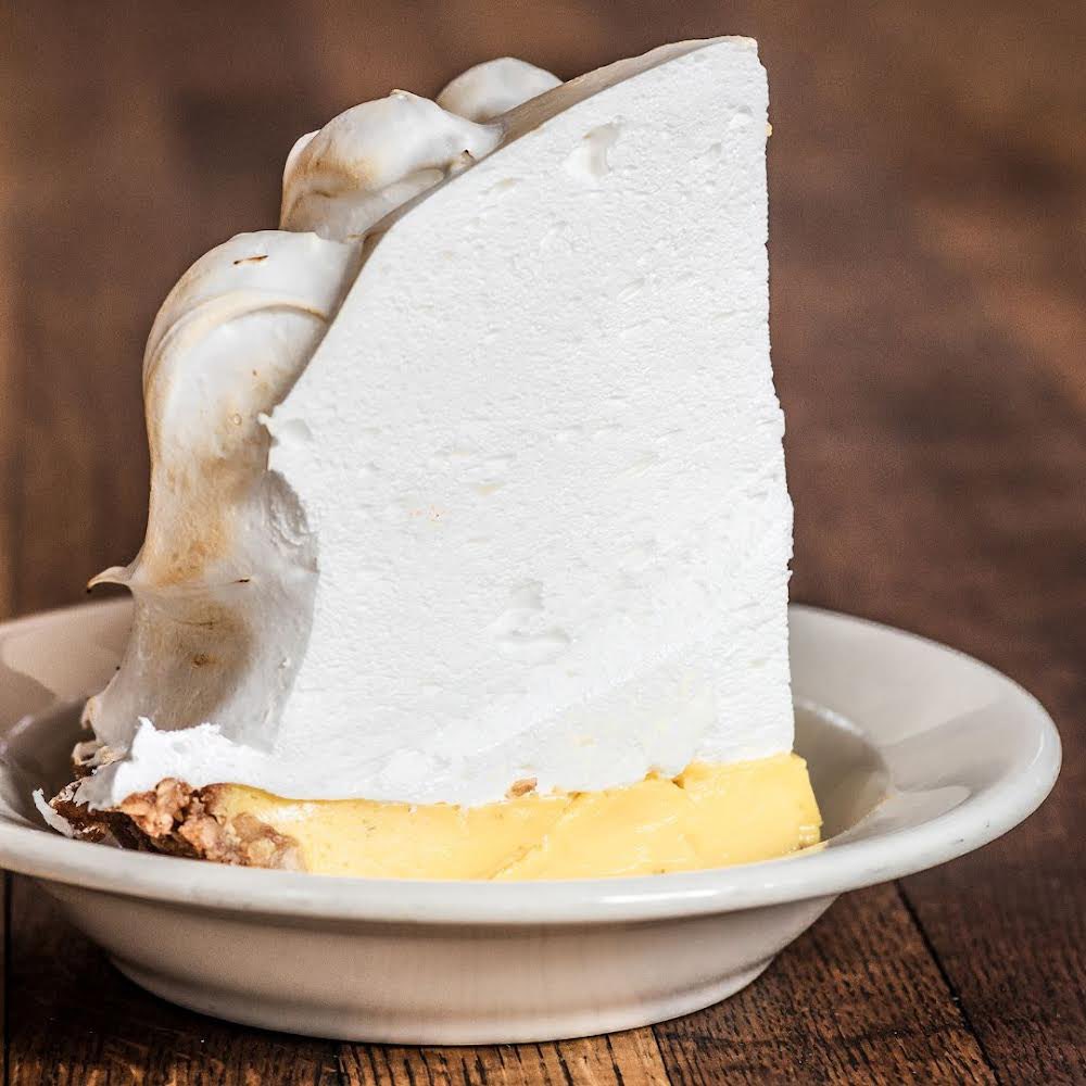 Who’s ready to lime and dine?!

#hugosfrogbar #keylimepie #chicagosbest #explorechicago