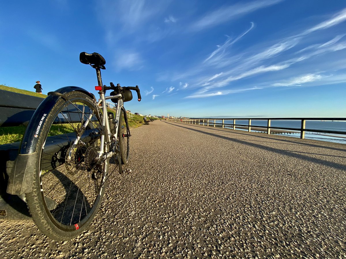 RosscoPossil's tweet image. Tiny bit of Aggro from Agnes 🌧️ to end 2 years commuting without a car, 98% bike, 1% walking, 1% bus. Best buy? Decathlon’s rubber troosers with built in shoe covers 👏 (saved parking £10 per day + fuel + no 🚗 😡) the views though 👇😍👌 @ride_the_north @GCP_JustGoRide