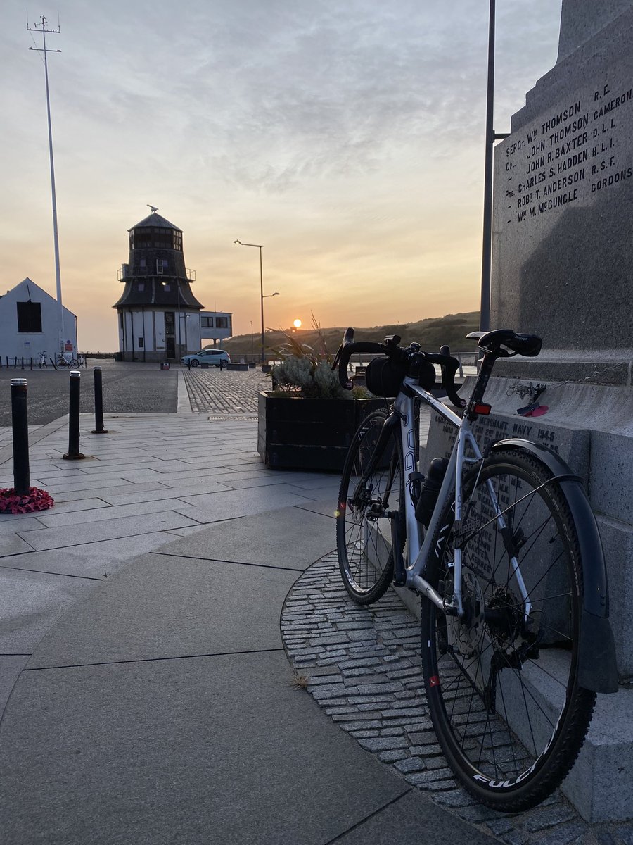 RosscoPossil's tweet image. Tiny bit of Aggro from Agnes 🌧️ to end 2 years commuting without a car, 98% bike, 1% walking, 1% bus. Best buy? Decathlon’s rubber troosers with built in shoe covers 👏 (saved parking £10 per day + fuel + no 🚗 😡) the views though 👇😍👌 @ride_the_north @GCP_JustGoRide
