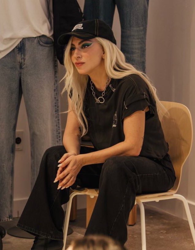 chromaticgaga's tweet photo. my fav genre is lady gaga sitting in gay https://t.co/N728w0RIAI
