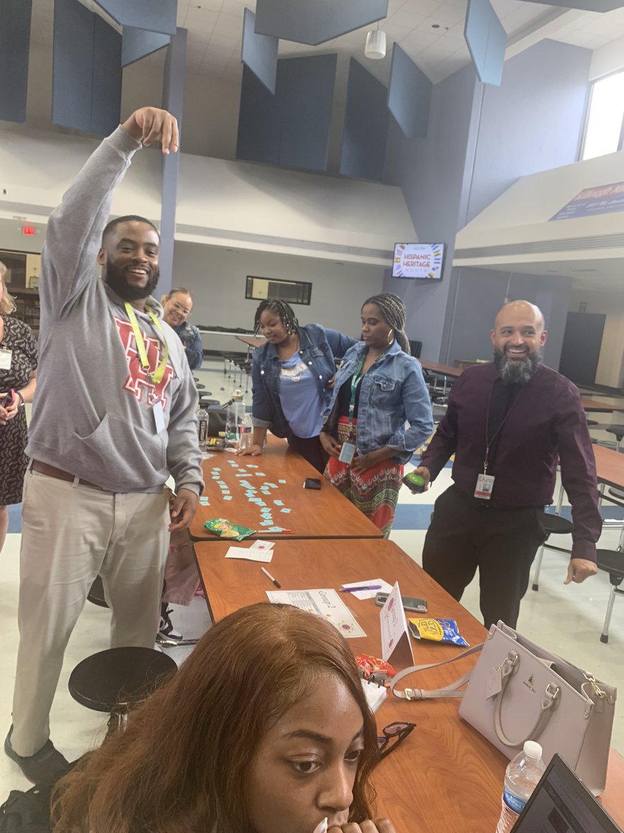 jacobskarend's tweet photo. Got Science Vocabulary Strategies for your classroom like Alief ISD MS Science?  We are on 🔥!!  #ScienceExcellence @AliefScience @AliefISD @aliefstem @AliefLearns https://t.co/dbOa8WgcYp