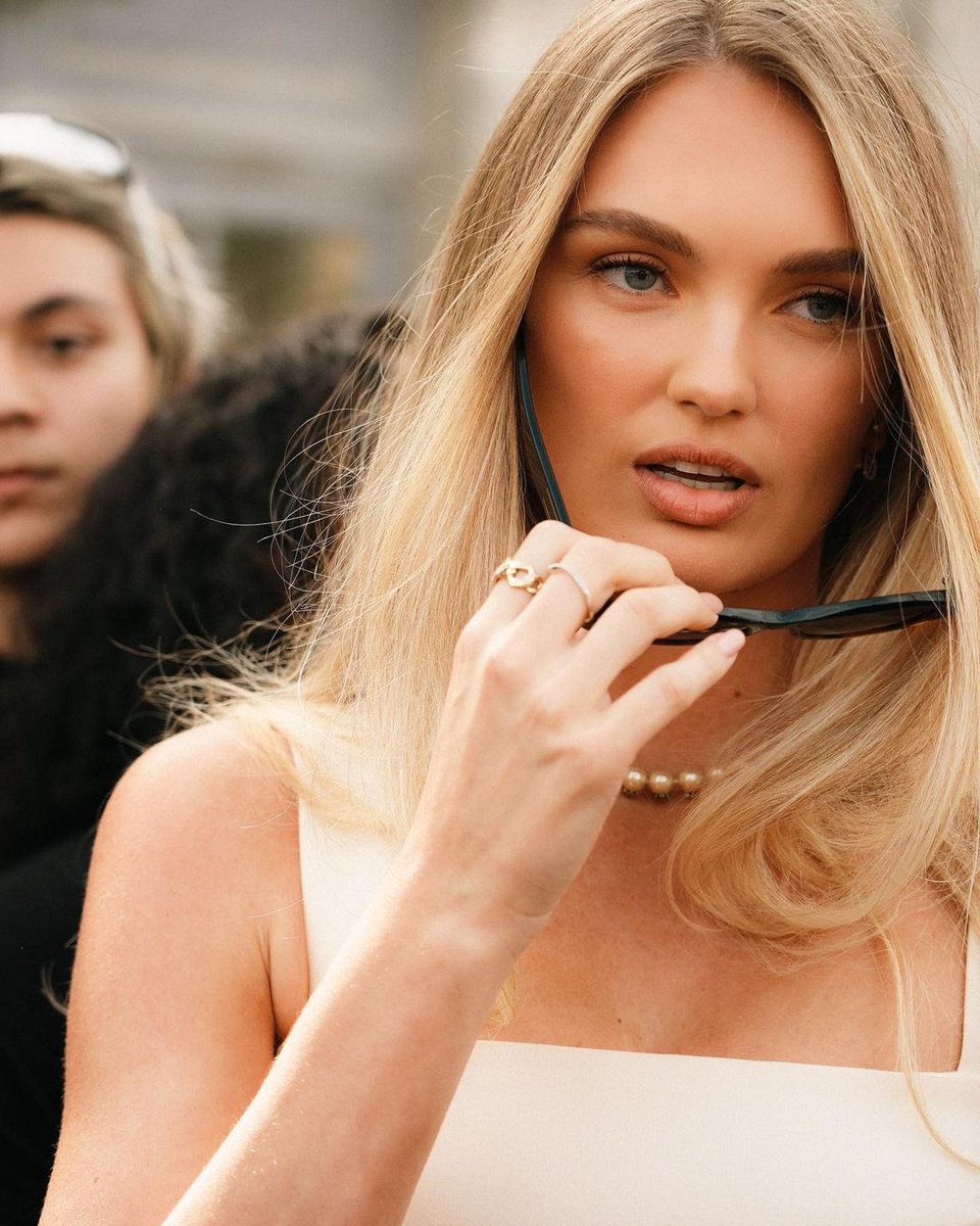 dailyromee's tweet photo. 📸 katerinabezede #dior #pfw https://t.co/WTwtgkMbzy