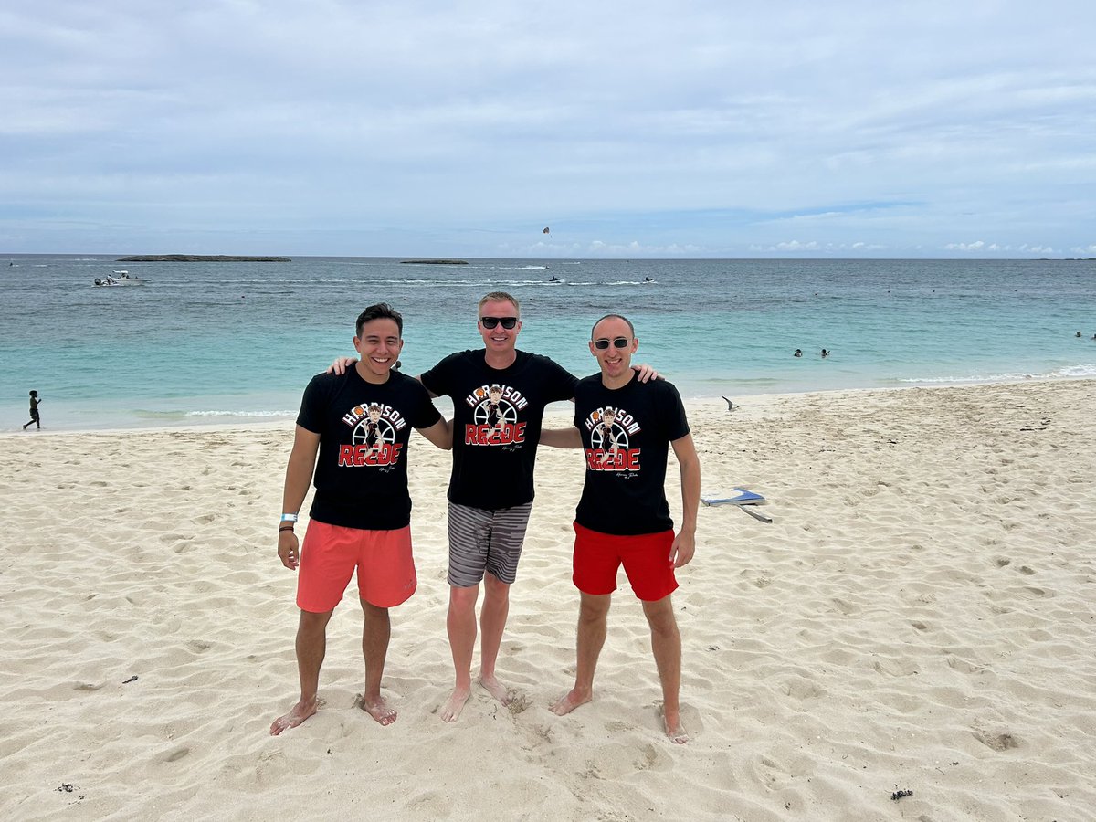 PhilBeckner's tweet photo. Not a bad day for the @Driven_BBall crew to show some love for our guy @harrison_reede 

Great Kid - Great Player - but an even better Shirt! 🤣

#Sniper #NIL #BBBD https://t.co/FCYwSK2lhR