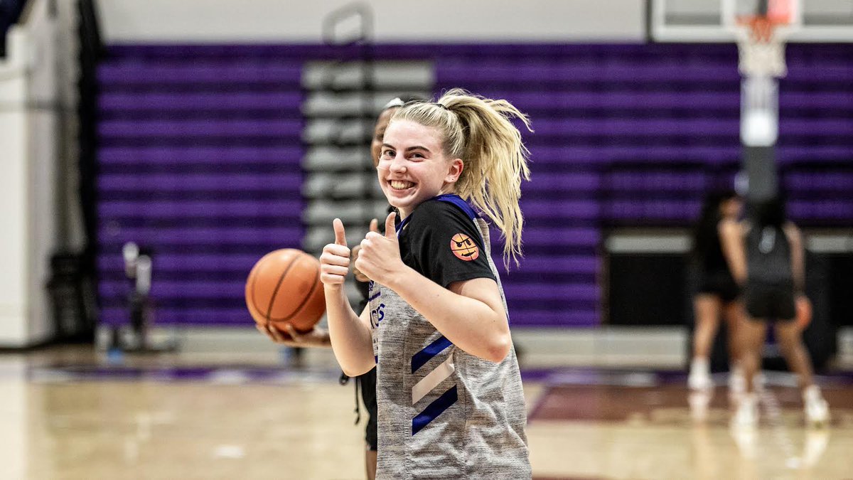 Holy Cross Women's Basketball tweet media