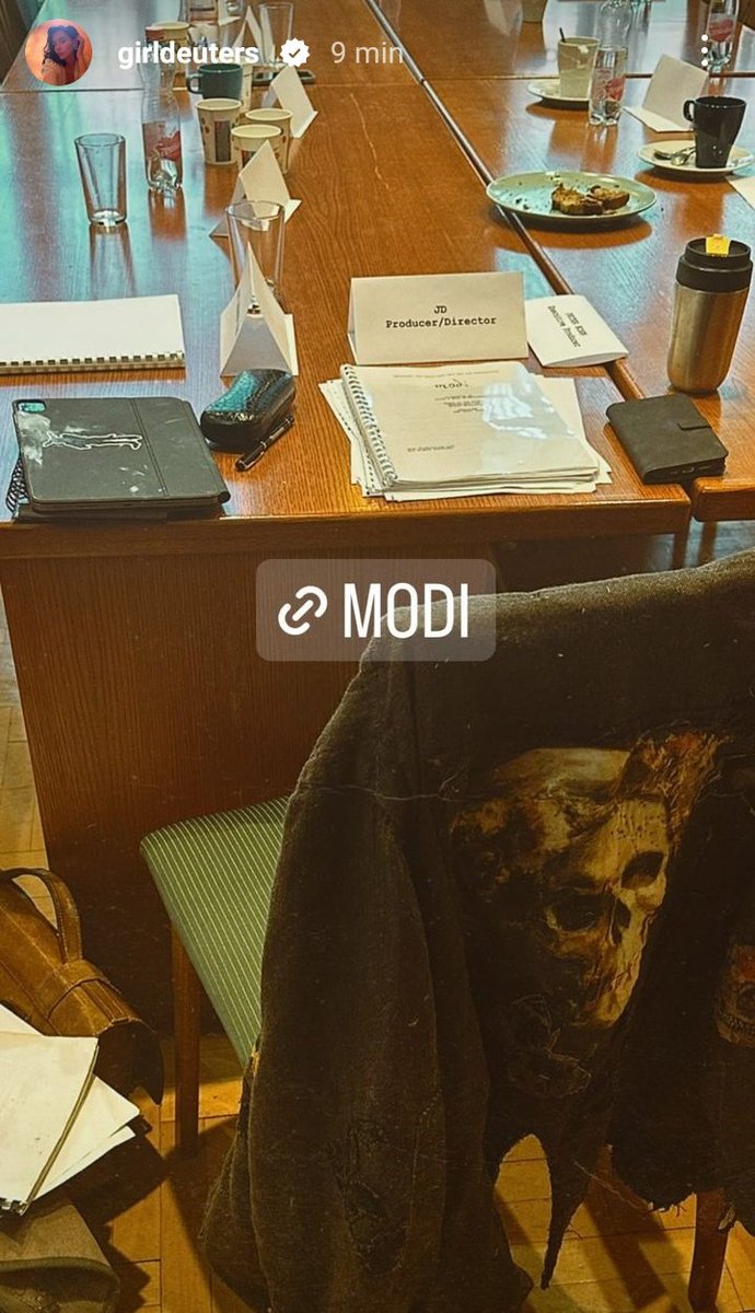Savvy_CapJackie's tweet photo. "JD Producer / Director" 🎬
#JohnnyDepp🌟
#Modi 🎥

IG girldeuters https://t.co/gztnifVZ7z