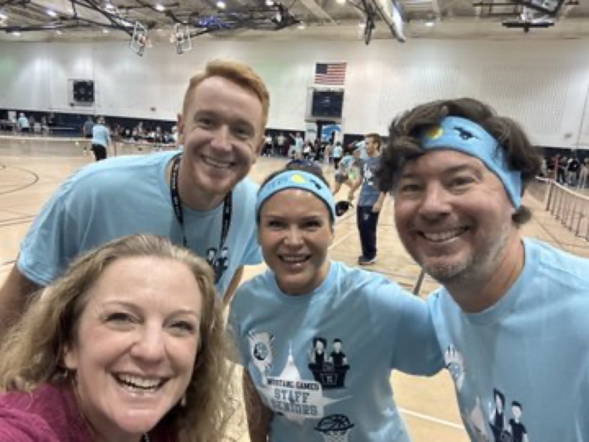 DGS_MrsErzig's tweet photo. Couldn’t do it without these folks right here! #grateful #forthekids https://t.co/FoGpGvcuPt