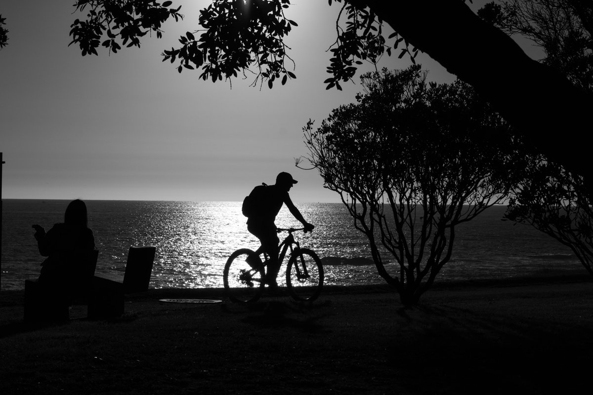 Lusco fusco, Matosinhos
#streetphotographyawards #streetscape #apfmagazine #burnmyeye #sweet_street_beat #observecollective #streetziers #apfweek4 #streetsansfrontieres #oliverkrumes #streetphotographyguy #eyephotomagazine #streetclassics #ihsp