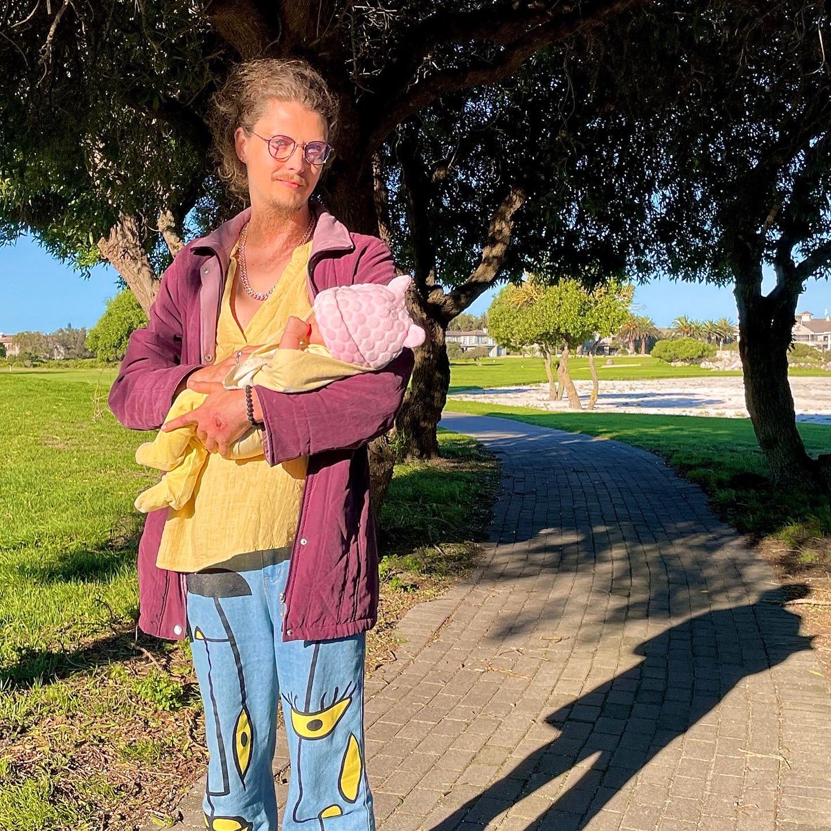 JungleLaz's tweet photo. #DaddyTip: Dress your baby to match with you, and it becomes a fashion accessory. 😎✨
#HipDaddy #HipHopArtist #RecordingArtist #MusicProducer #GolfEstate #Baby #NewBorn #fashion #style #styleinspo #outfitoftheday #ootd #lakers #lalakers #lakerscolors #LASZLO #JungleLaz https://t.co/MGc3wGEScs