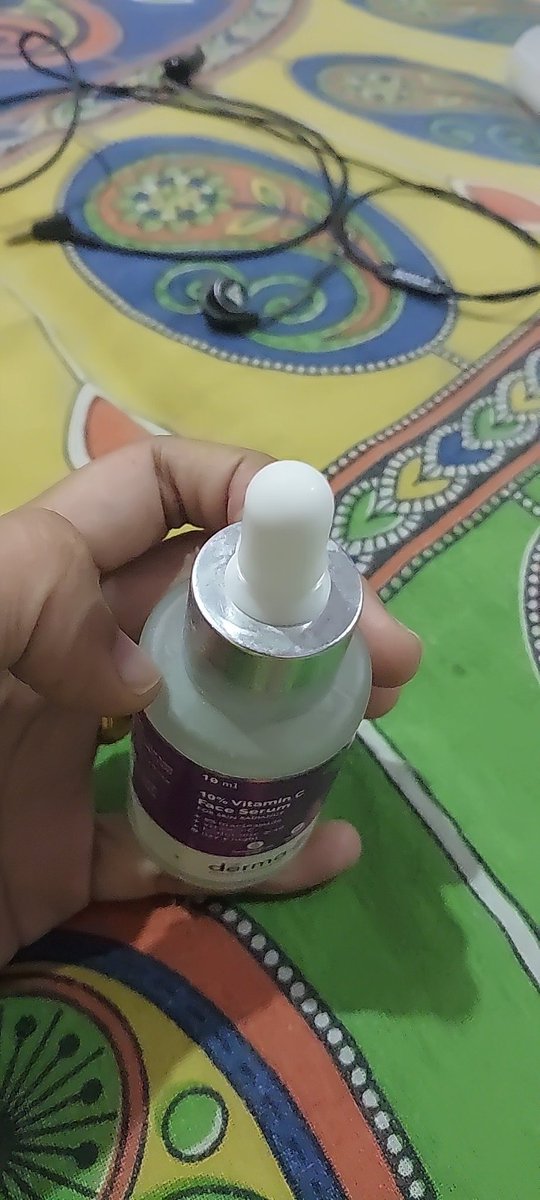 someone49673290's tweet photo. Another terrible exp @Flipkart. This serum shows 10 ml I had paid for 30ml. Even bottle looks old. No derma package box, as this bottle should be inside it. No return policy.
@_Kalyan_K continuous disgusting exp. https://t.co/OvMLq2Ic5p