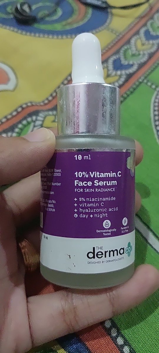 someone49673290's tweet photo. Another terrible exp @Flipkart. This serum shows 10 ml I had paid for 30ml. Even bottle looks old. No derma package box, as this bottle should be inside it. No return policy.
@_Kalyan_K continuous disgusting exp. https://t.co/OvMLq2Ic5p