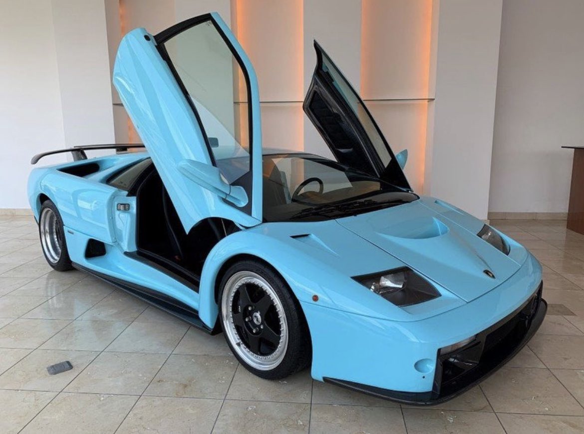 Oldschoolcvrs's tweet photo. Diablo GT 1 of 1 Ice Blue https://t.co/0eWQgg54wi