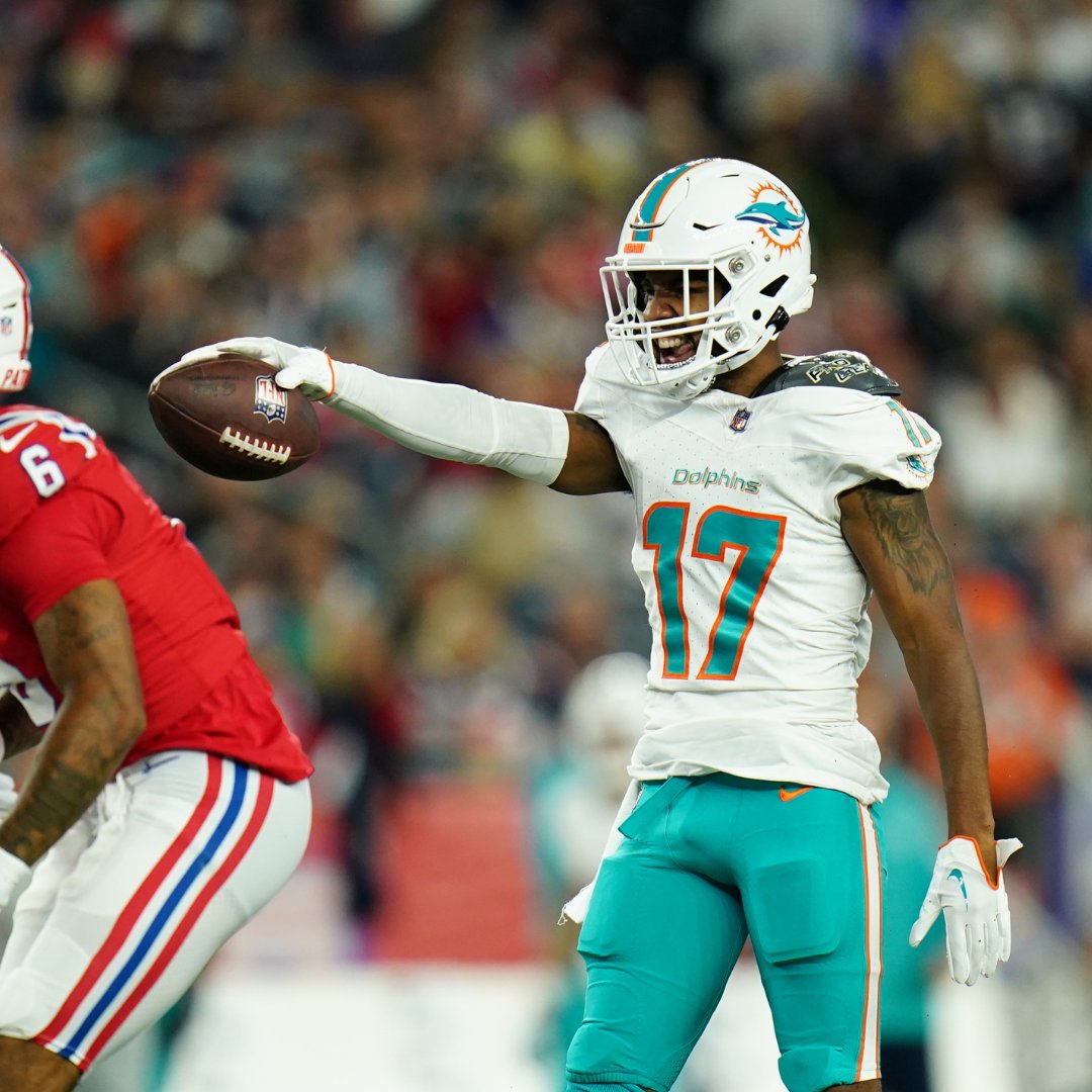 MySportsUpdate's tweet image. After not playing last week (and the team still scoring 70 points), #Dolphins WR Jaylen Waddle will return to practice today and participate fully.

He's on track to return Sunday vs. the Buffalo Bills.