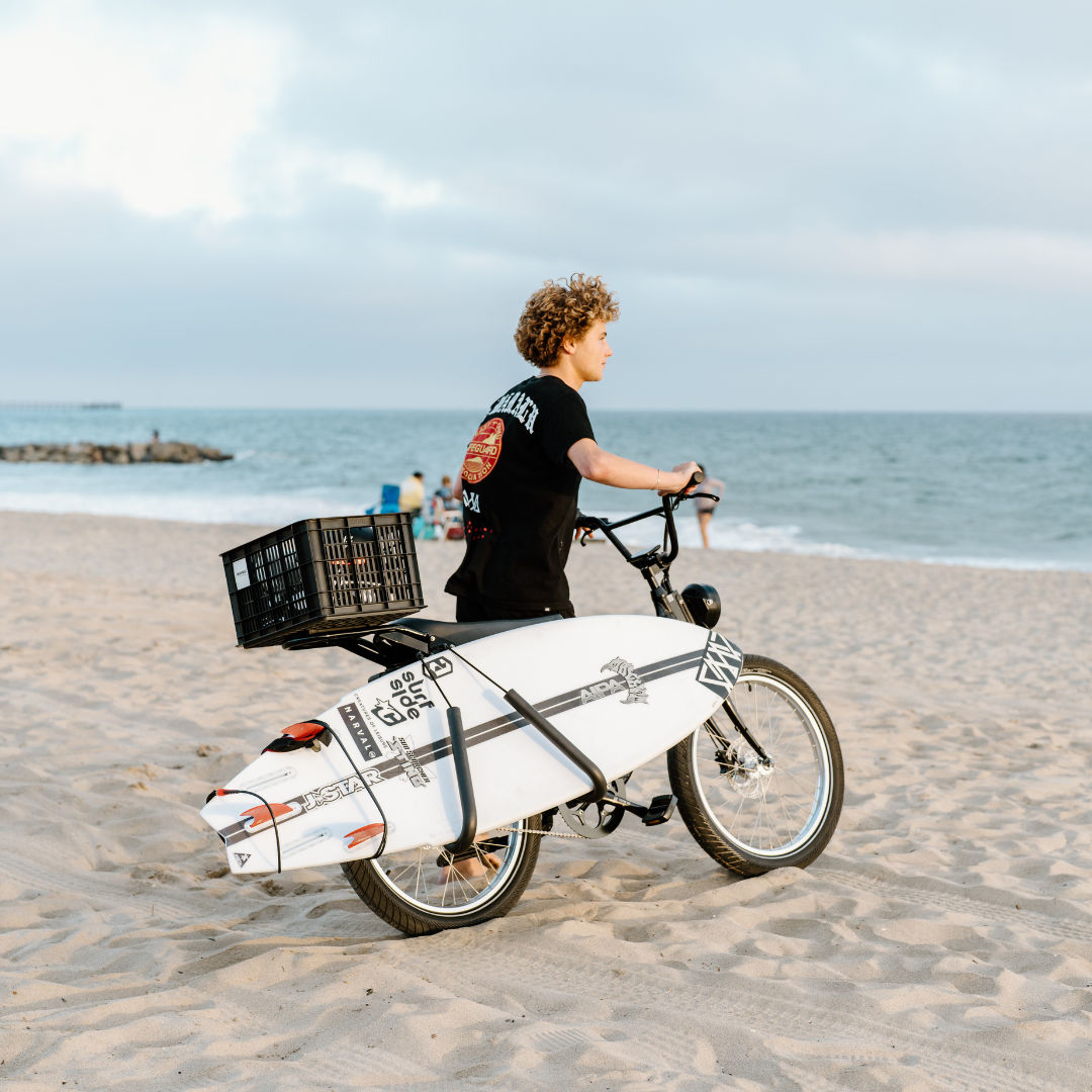 ElectricBikeCo's tweet photo. Save your energy for the surf. Let your EBC e-bike lead you there without breaking a sweat.
#EBC #SurfHard
#ElectricBikeCompany https://t.co/KIs2kceUnp