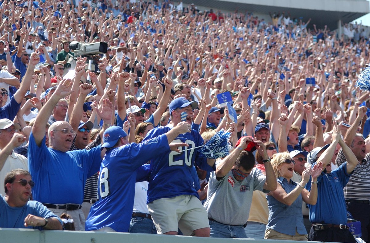 TigersAthletics's tweet photo. We definitely have some good memories from this 2003 team! https://t.co/liiH9OKErT