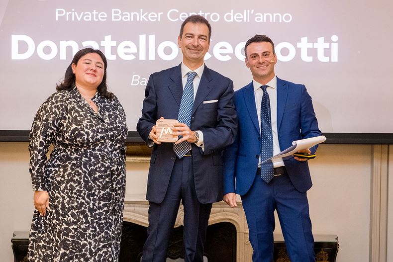 CeccottiD's tweet photo. Fa sempre piacere avere un riconoscimento soprattutto se si tratta del premio come "#PrivateBanker Centro-Italia dell’anno", ricevuto durante il @Citywire_Italia  #privatebanking #awards 2023 svoltosi a Milano nella suggestiva atmosfera di @PalazzoParigi.
@widiba_tw https://t.co/avnuke1Gm0