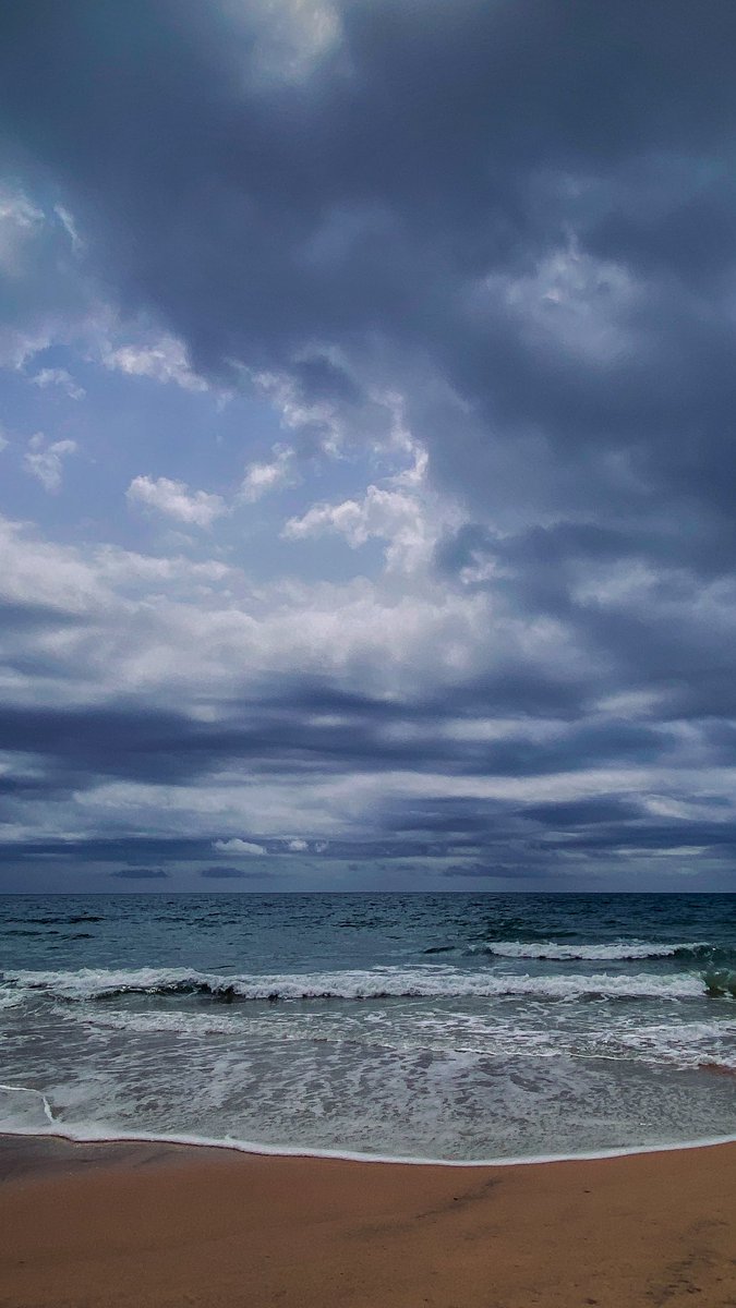 رؤيتكَ دائماً تكفيني لإصلاح مِزاجي 🌊