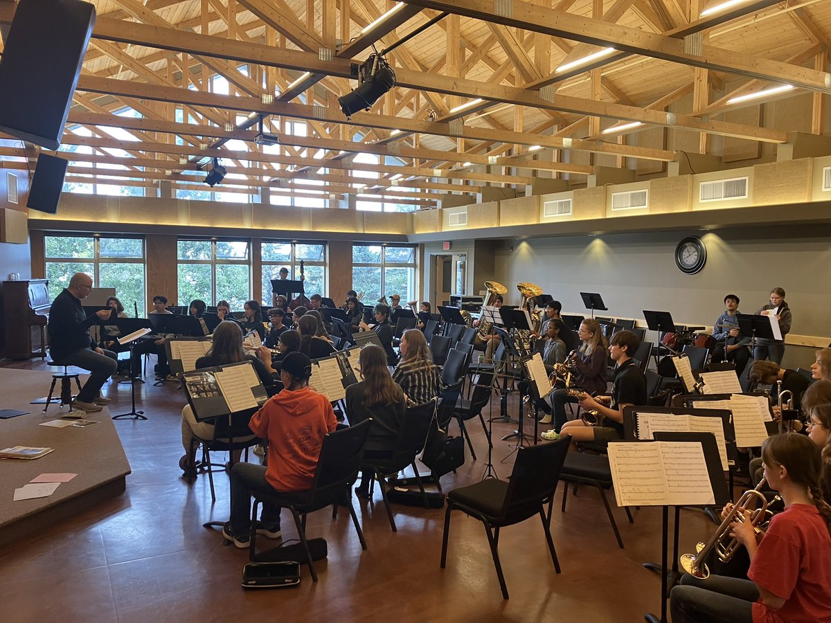 DaveRobertsVP's tweet photo. @highwoodhigh @highwoodbands senior band up next for full rehearsal. Go Mustangs! https://t.co/HfgIvO0pIA